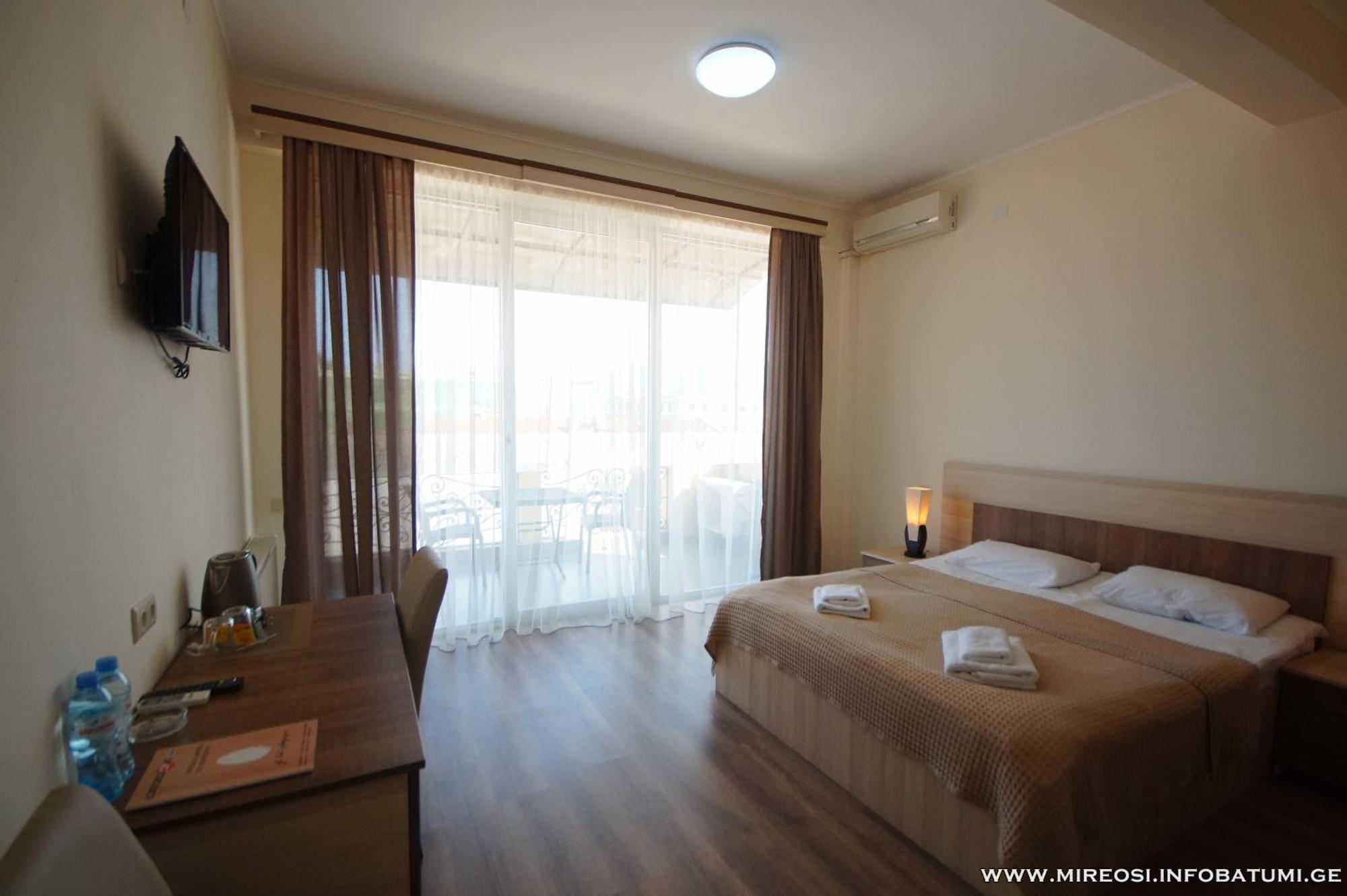 Hotel Mireosi Μπατούμι Εξωτερικό φωτογραφία