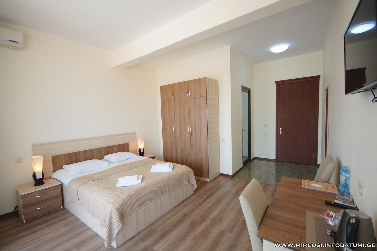 Hotel Mireosi Μπατούμι Εξωτερικό φωτογραφία