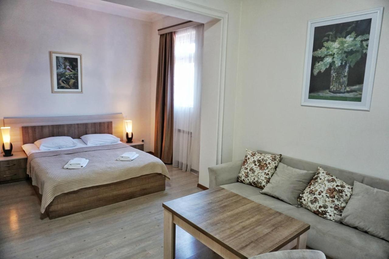 Hotel Mireosi Μπατούμι Εξωτερικό φωτογραφία